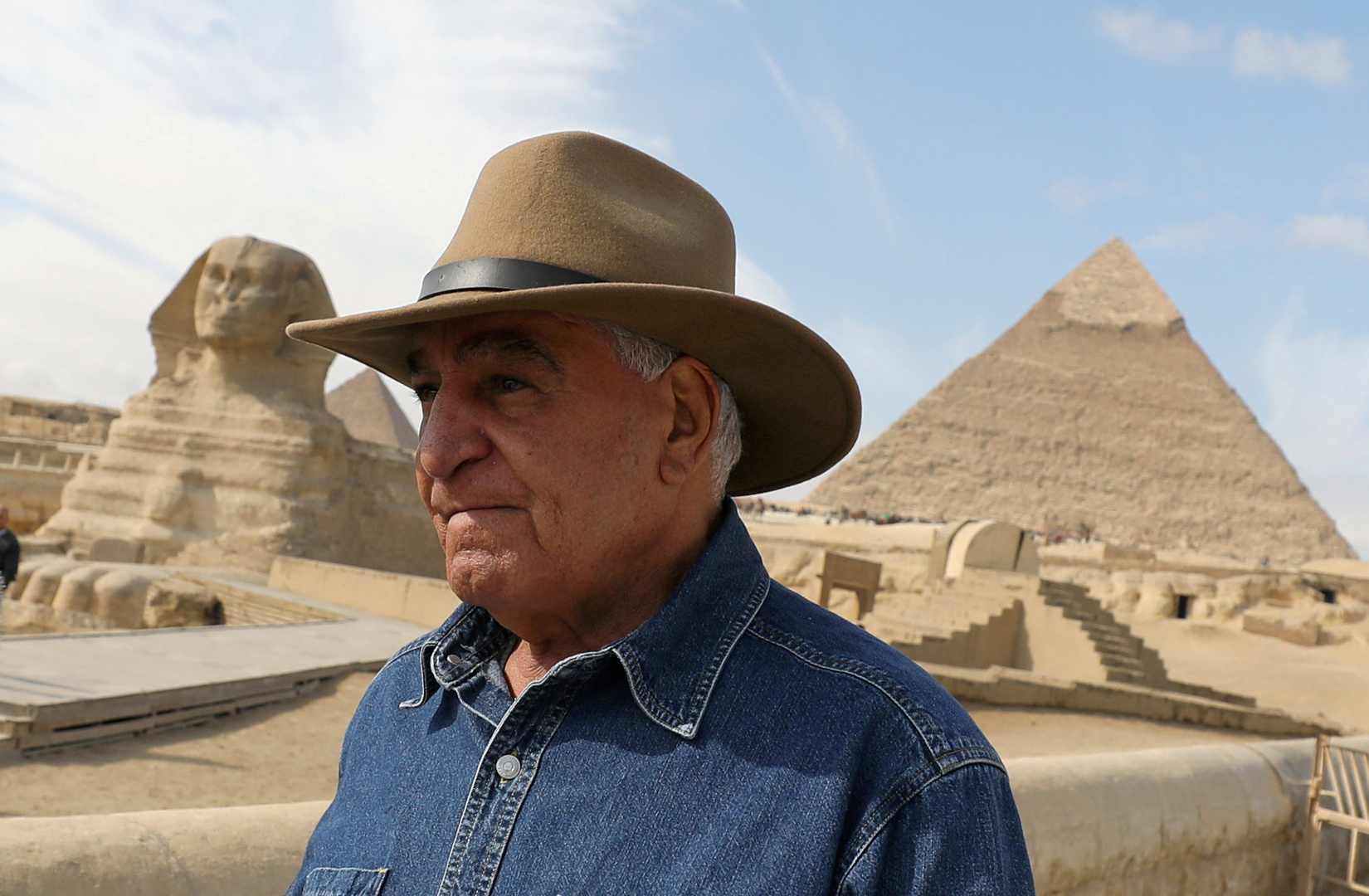 Preview Egiptólogo Zahi Hawass: As Pirâmides de Quéops Foram Construídas por Trabalhadores, Não Escravos