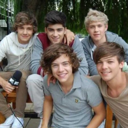 Ex-membro do One Direction Denuncia ‘Discriminação’ e Chora