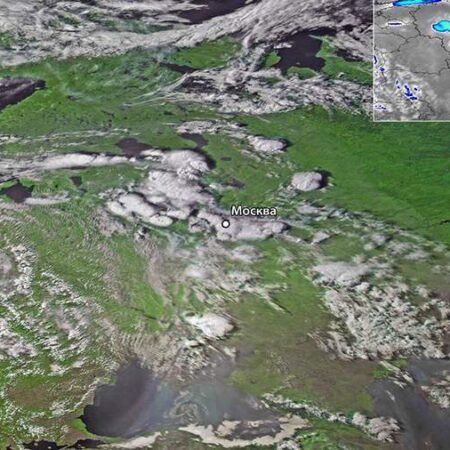 “Роскосмос” показал спутниковые снимки принесшего в Москву дождь и град циклона