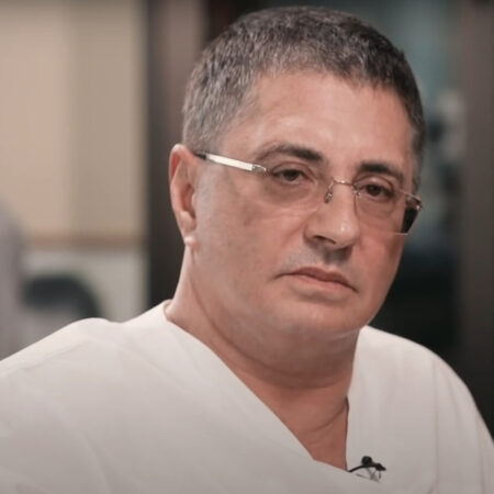 Dr. Myasnikov na Tela: Saúde, Filosofia e Controvérsia