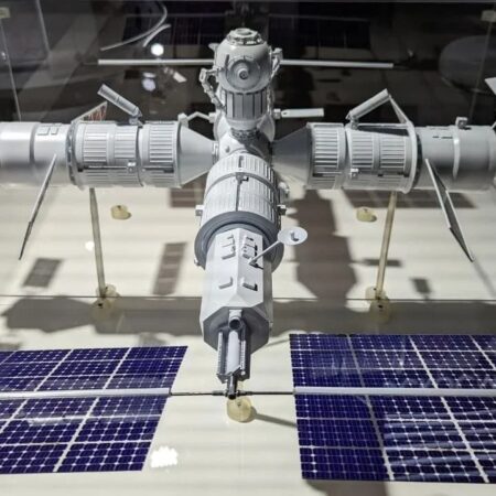 Presença Abrangente da Rússia no Mercado Espacial Global, Afirma Diretor da Roscosmos