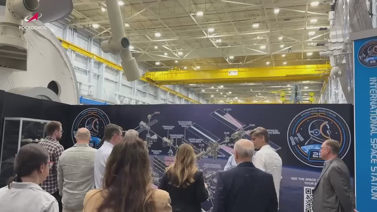 Preview Dmitry Bakanov, Chefe da Roscosmos, Visita o Centro de Controle de Missão do Segmento Americano da ISS