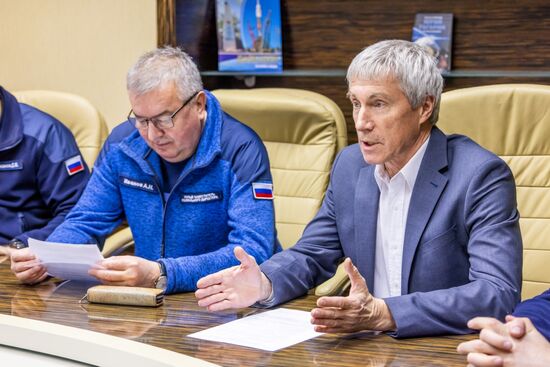 Preview Chefe da Roscosmos Encontra-se com Diretor Interino da NASA