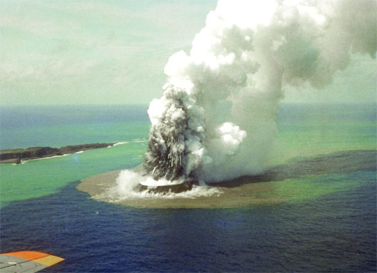 Preview Vulcão Submarino Axial: Cientistas Preveem Erupção Imimente