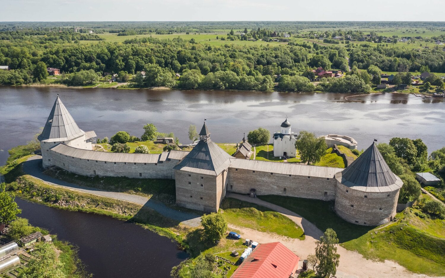 Preview Descoberta Arqueológica Inédita em Staraya Ladoga: Alvenaria da Era de Oleg, o Sábio