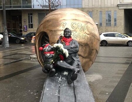 Exposição em homenagem a Oleg Tabakov inaugurada em sua cidade natal