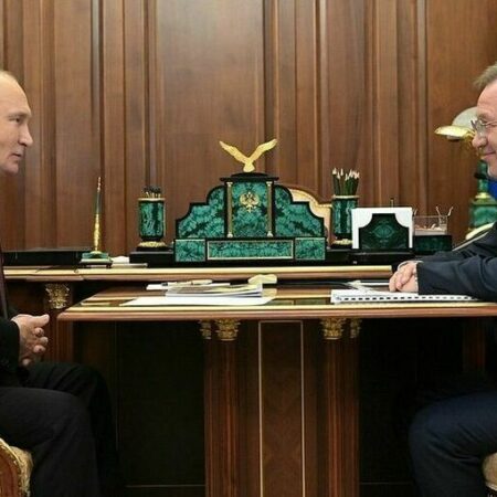 Putin Concede Título de Herói do Trabalho ao Presidente da RAS, Gennady Krasnikov