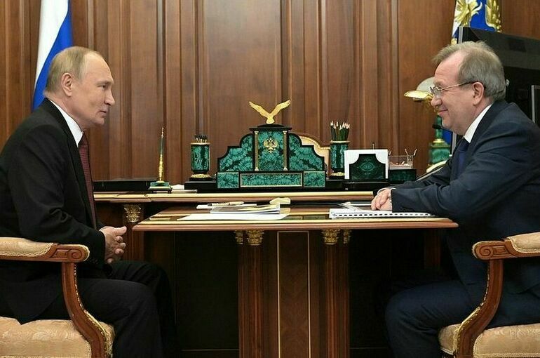 Preview Putin Concede Título de Herói do Trabalho ao Presidente da RAS, Gennady Krasnikov