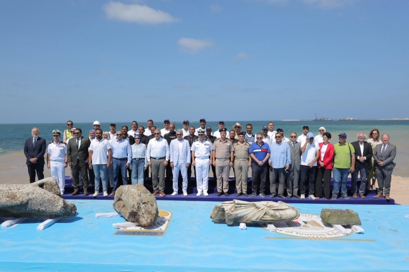 Preview Три огромных статуи подняты со дна моря у побережья Египта