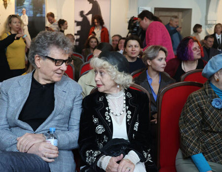 От Аргентинского «Ревизора» до Индийских Сотрудничеств: Театр Маяковского Открывает Новый Сезон с Амбициозными Планами