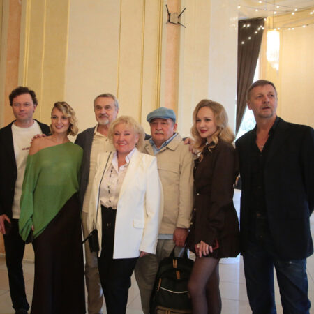 Без страха и суеверий: Губернский театр открыл тринадцатый сезон