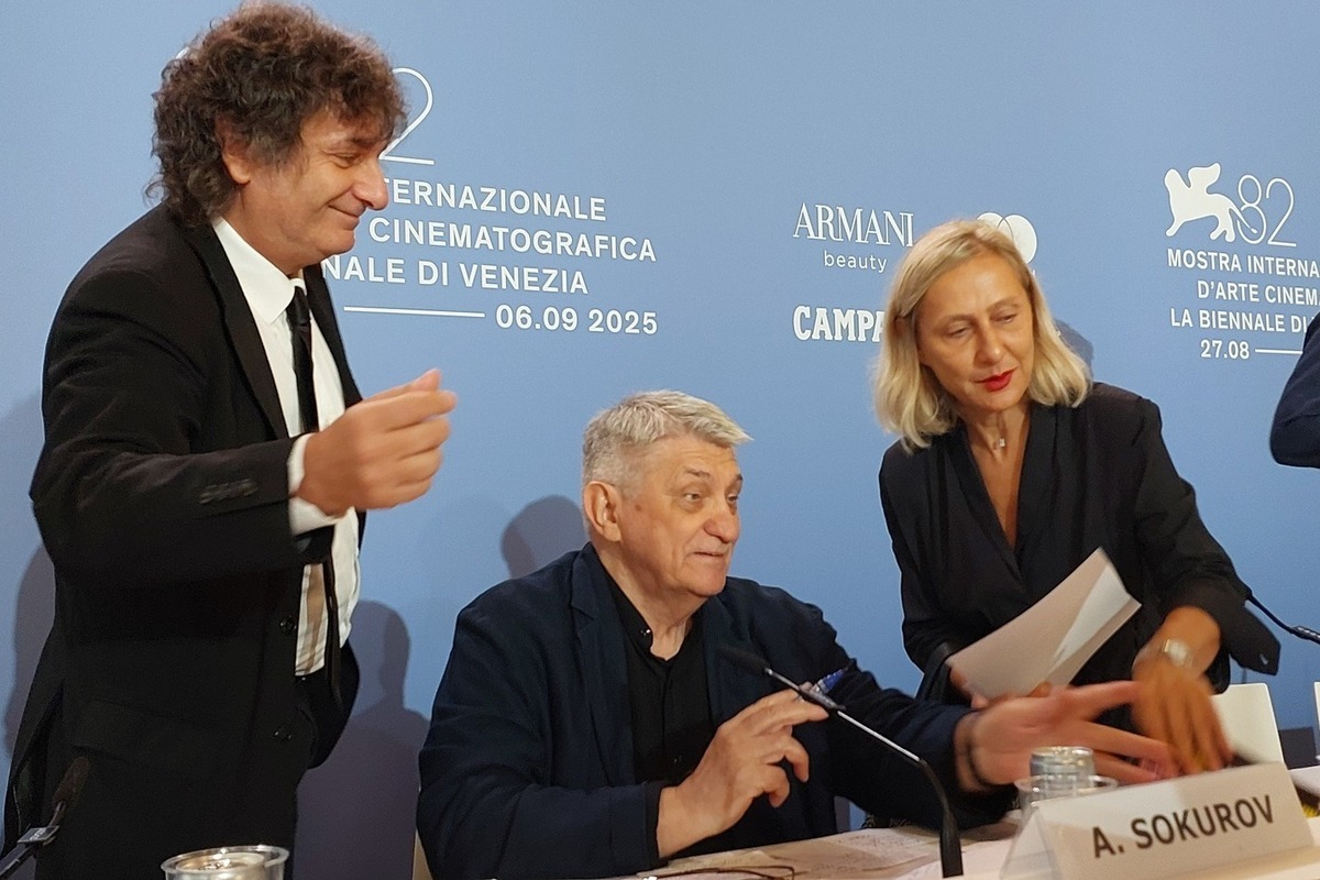 Preview Александр Сокуров представил в Венеции «Записную книжку режиссера» и обратился к Старому Свету