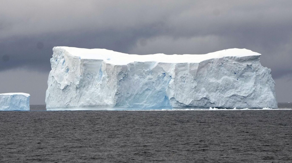 Preview AANII: Iceberg A23a, o Maior do Mundo, Perde Cerca de 36% da Sua Área em Três Meses