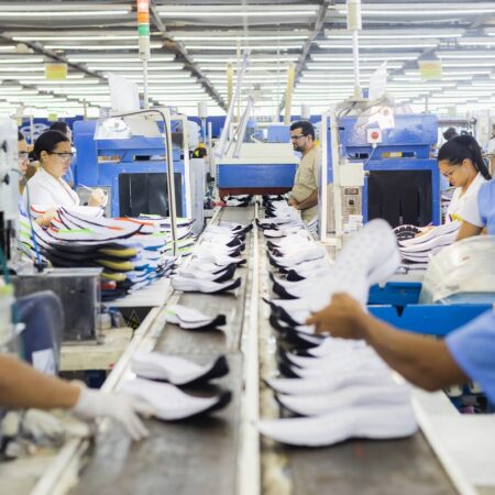O Crescimento das Exportações Chinesas Graças ao Trabalho de Robôs