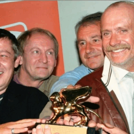 O Retorno de Mikhail Efremov: Papel Principal na Peça de Nikita Mikhalkov