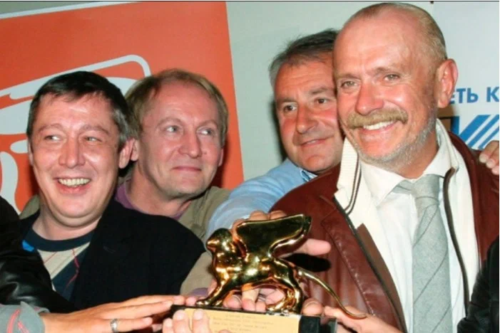 Preview O Retorno de Mikhail Efremov: Papel Principal na Peça de Nikita Mikhalkov