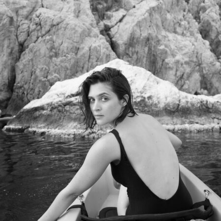 Zhenya Lyubich Lança Single ‘Krylya’, Inspirado em Sua Terceira Gravidez