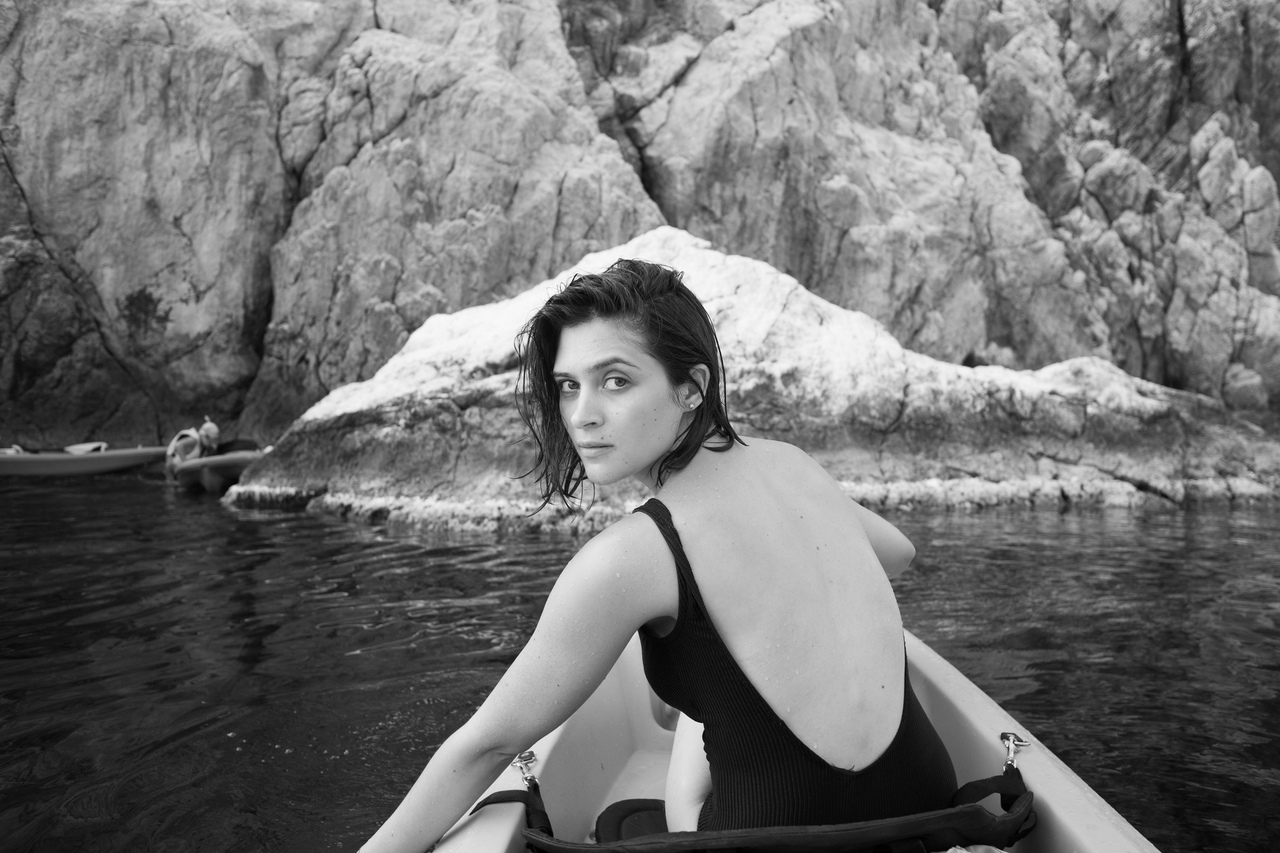 Preview Zhenya Lyubich Lança Single ‘Krylya’, Inspirado em Sua Terceira Gravidez