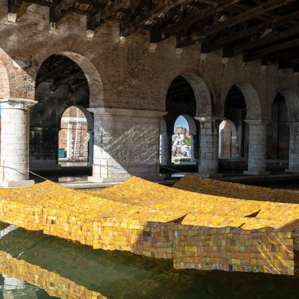 Preview Bahrein e um Café Inovador Vencem o Leão de Ouro na Bienal de Arquitetura de Veneza