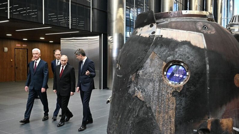 Preview Визит Владимира Путина в новый Национальный космический центр в Москве