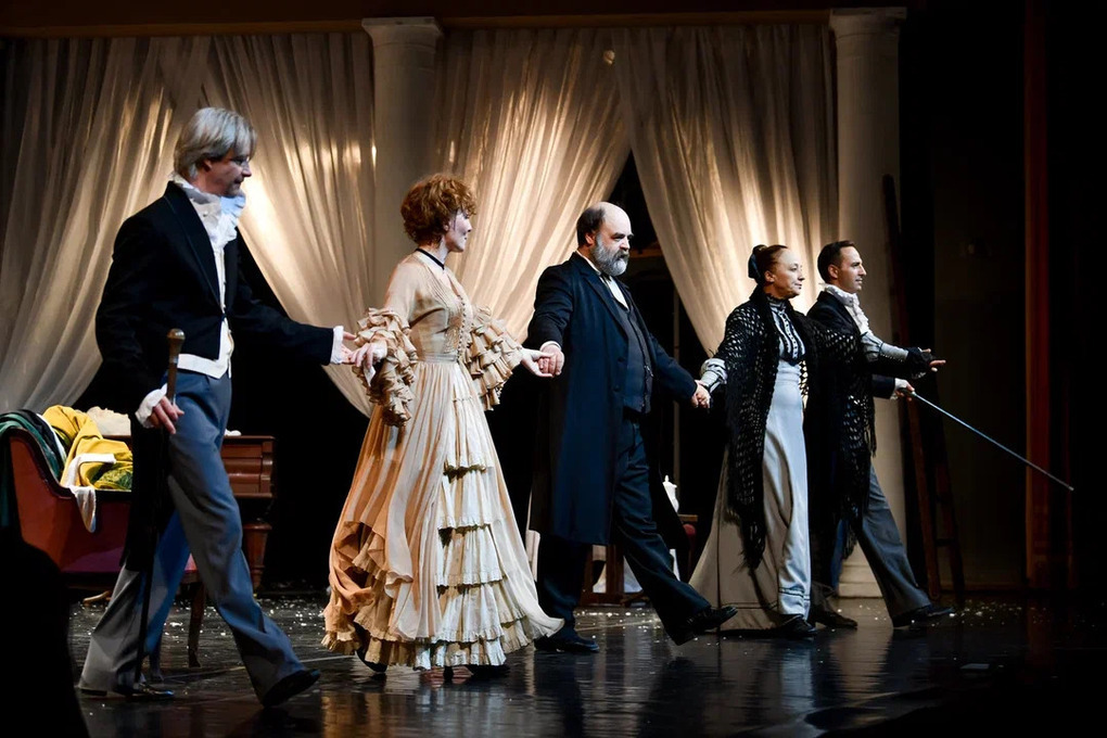 Preview Двадцать пять лет “Семейного Счастия”: Гастроли Фоменок в Благовещенске и жизненные пути актеров