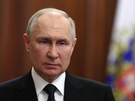 Putin: Desenvolvimento de Cientistas Russos Resolverá Questão do Urânio para Energia Atômica