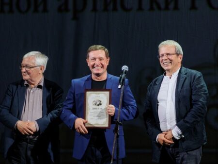 Уникальная инициатива: Почему дети известных актеров редко учреждают премии в честь своих родителей?