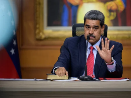 Bloomberg: Rússia se torna principal fornecedor de nafta para a Venezuela