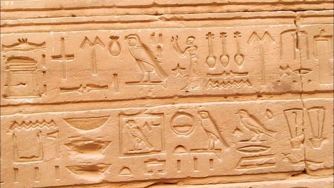 Preview IA Russa para Decifrar Hieróglifos Egípcios Antigos