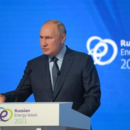 Análise do Discurso de Vladimir Putin na Semana da Energia: Cenário Global e Estratégia Russa