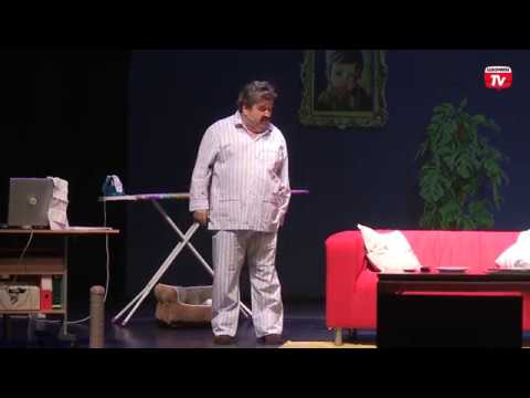 Preview Estreia de “Em Silêncio”: Uma Reflexão Sobre o Legado Trágico dos Anos Noventa no Teatro Pokrovka