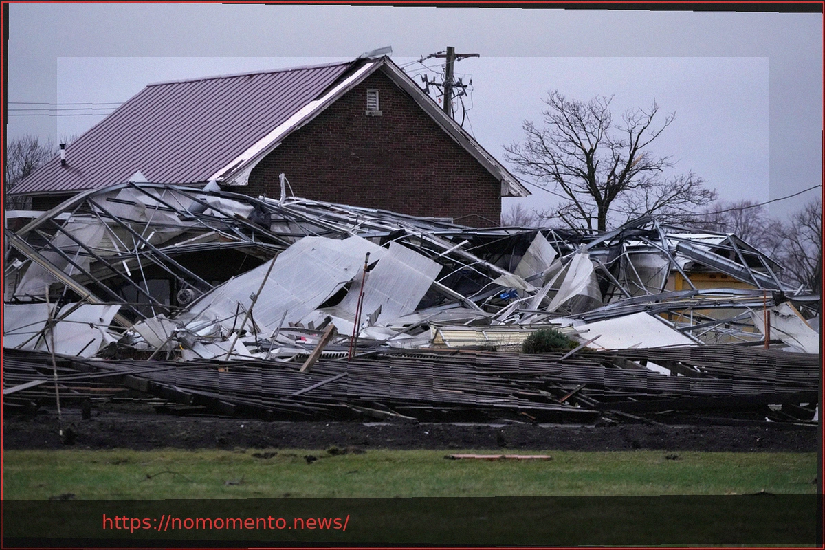 Preview Quatro Tornados e Uma Tempestade Severa Devastam Illinois e Indiana, Deixando 2 Mortos