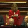 Meloni no Senado: ‘Itália Não Está em Guerra’ e Taxas a Especuladores de Energia