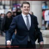 Кир Стармер увольняет постоянного секретаря МИД из-за скандала с проверкой лорда Мандельсона